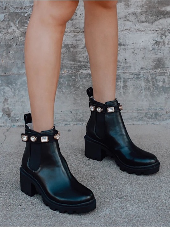 Steve Madden Shoes - Steve Madden Amulet Chelsea Boots
